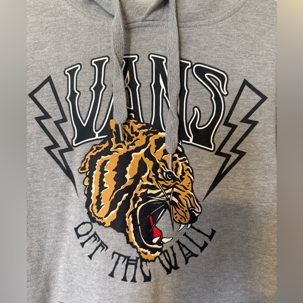 Vans Hoodie, Men’s size Small, Gray Mountain Tiger Vans Sweatshirt Hoodie - Picture 2 of 9